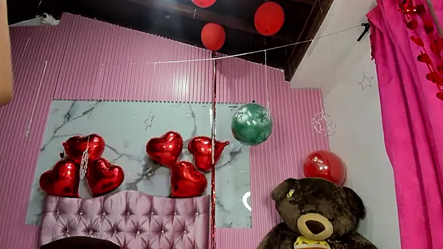 Snapshot of Mindy_19 chatting on March 2, 2026, 11:00 pm Mindy 19 online show from March 2, 2026, 11:00 pm