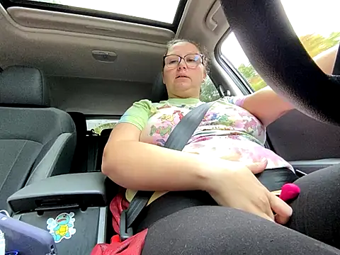 GirlSquirt online show from October 8, 2025, 1:56 pm