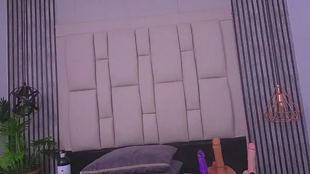 bryonycutee online show from February 16, 2026, 12:26 pm