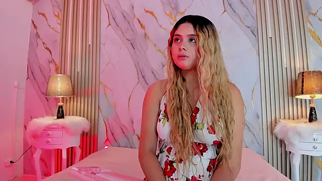 Snapshot of sharon_greey chatting on November 18, 2025, 8:01 pm sharon greey online show from November 18, 2025, 8:01 pm