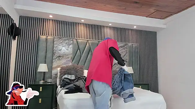 Snapshot of Michael_blue chatting on October 31, 2025, 9:32 pm Michael blue online show from October 31, 2025, 9:32 pm