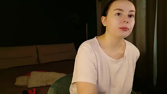Snapshot of Di_na_Bell chatting on July 21, 2026, 5:53 am Di na Bell online show from July 21, 2026, 5:53 am