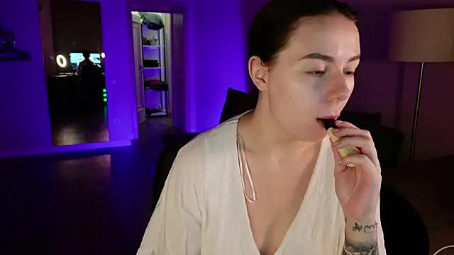 Snapshot of Di_na_Bell chatting on July 24, 2026, 5:47 am Di na Bell online show from July 24, 2026, 5:47 am