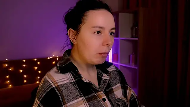 Snapshot of Di_na_Bell chatting on March 6, 2026, 6:41 am Di na Bell online show from March 6, 2026, 6:41 am