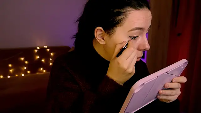 Snapshot of Di_na_Bell chatting on February 17, 2026, 6:44 am Di na Bell online show from February 17, 2026, 6:44 am