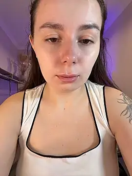 Snapshot of Di_na_Bell chatting on July 10, 2026, 5:51 am Di na Bell online show from July 10, 2026, 5:51 am