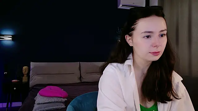 Snapshot of Di_na_Bell chatting on June 29, 2026, 5:58 am Di na Bell online show from June 29, 2026, 5:58 am