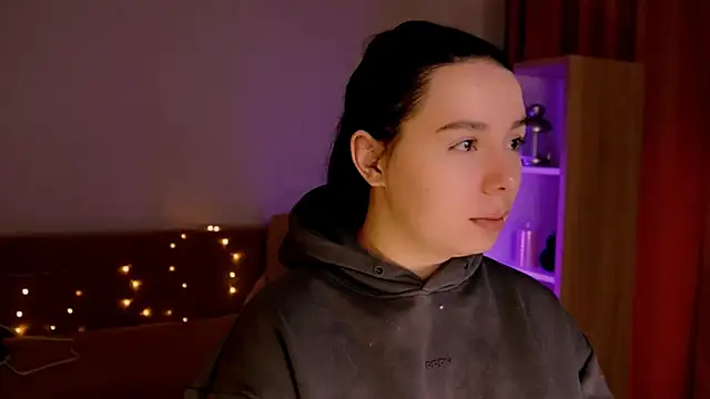 Snapshot of Di_na_Bell chatting on February 15, 2026, 7:51 am Di na Bell online show from February 15, 2026, 7:51 am