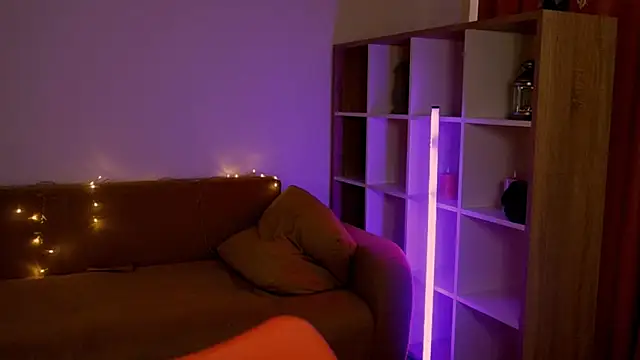 Snapshot of Di_na_Bell chatting on March 11, 2026, 6:40 am Di na Bell online show from March 11, 2026, 6:40 am