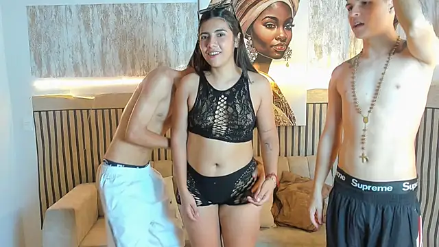 stangirls  online show from May 5, 2026, 11:41 pm