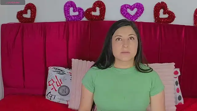 cuteeimy online show from May 5, 2026, 7:06 pm
