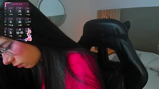 Snapshot of carlina_15 chatting on June 10, 2026, 12:28 pm carlina 15 online show from June 10, 2026, 12:28 pm