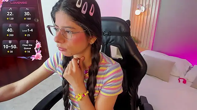 Snapshot of carlina_15 chatting on June 11, 2026, 12:35 pm carlina 15 online show from June 11, 2026, 12:35 pm