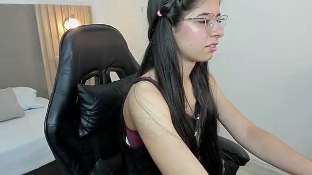 carlina 15 online show from October 25, 2025, 12:17 pm