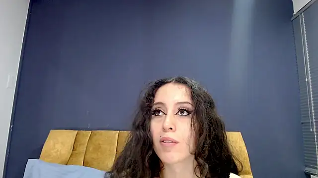 KendraaSimons online show from October 4, 2025, 2:07 pm