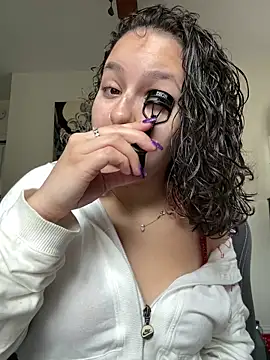 babykalirose online show from April 29, 2026, 2:54 pm