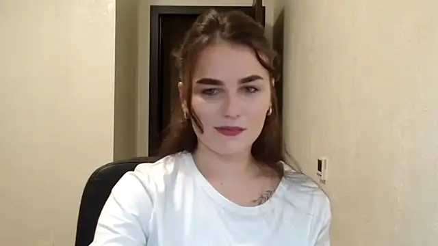 Silviaa a online show from January 5, 2026, 8:01 pm