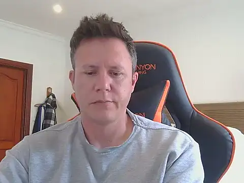 Snapshot of TroyDieselXXX chatting on November 9, 2025, 7:56 am TroyDieselXXX online show from November 9, 2025, 7:56 am