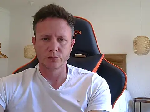 Snapshot of TroyDieselXXX chatting on December 5, 2025, 8:24 am TroyDieselXXX online show from December 5, 2025, 8:24 am