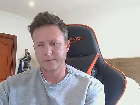 Snapshot of TroyDieselXXX chatting on November 7, 2025, 9:14 am TroyDieselXXX online show from November 7, 2025, 9:14 am