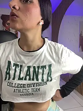 Snapshot of Scaarlettfox chatting on October 21, 2025, 7:35 pm Scaarlettfox online show from October 21, 2025, 7:35 pm