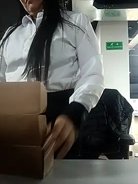 Romina693 online show from November 21, 2025, 6:23 am