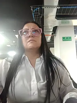 Romina693 online show from November 7, 2025, 6:07 am