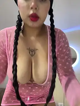 Snapshot of lucialauper_ chatting on June 12, 2026, 12:52 am lucialauper online show from June 12, 2026, 12:52 am