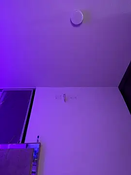 lucialauper  online show from April 11, 2026, 11:41 pm