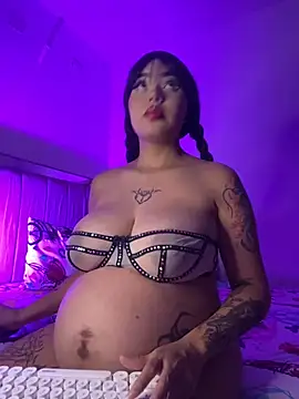 Snapshot of lucialauper_ chatting on November 23, 2025, 12:31 am lucialauper online show from November 23, 2025, 12:31 am