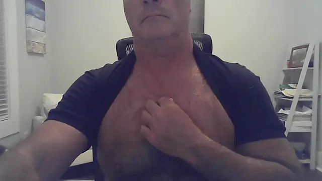 Snapshot of cyclone1212 chatting on May 11, 2026, 9:21 am cyclone1212 online show from May 11, 2026, 9:21 am