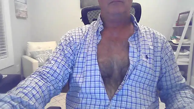 Snapshot of cyclone1212 chatting on June 18, 2026, 9:25 am cyclone1212 online show from June 18, 2026, 9:25 am