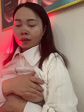 Snapshot of xlj4523 chatting on December 14, 2025, 2:44 pm xlj4523 online show from December 14, 2025, 2:44 pm