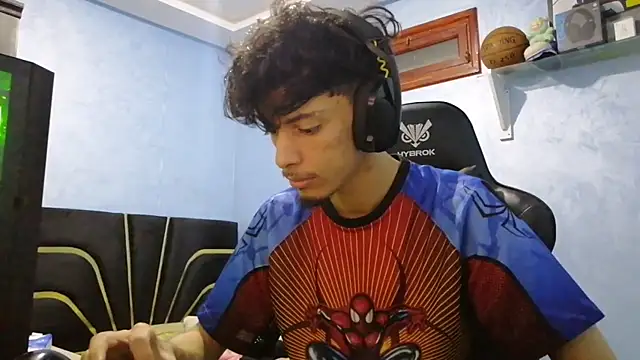 Snapshot of Dark_DesireX chatting on November 1, 2025, 2:33 pm Dark DesireX online show from November 1, 2025, 2:33 pm