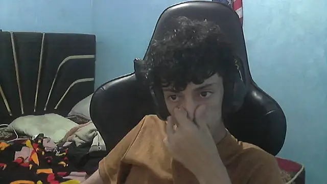 Snapshot of Dark_DesireX chatting on October 17, 2025, 6:06 am Dark DesireX online show from October 17, 2025, 6:06 am