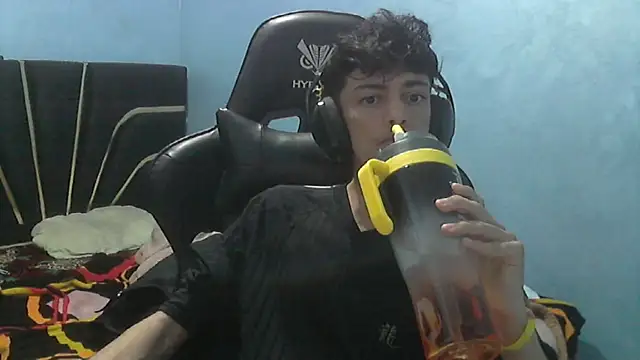 Snapshot of Dark_DesireX chatting on October 25, 2025, 2:39 pm Dark DesireX online show from October 25, 2025, 2:39 pm