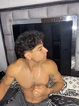 Snapshot of MR_MUSCLE chatting on October 24, 2025, 11:53 am MR MUSCLE online show from October 24, 2025, 11:53 am