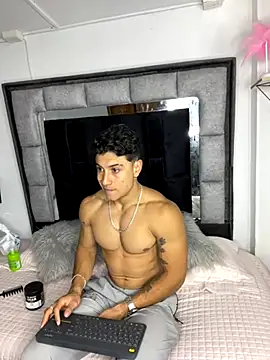 Snapshot of MR_MUSCLE chatting on October 31, 2025, 11:40 am MR MUSCLE online show from October 31, 2025, 11:40 am