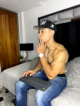 Snapshot of MR_MUSCLE chatting on September 30, 2025, 11:38 am MR MUSCLE online show from September 30, 2025, 11:38 am