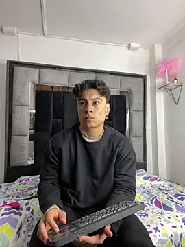 Snapshot of MR_MUSCLE chatting on November 13, 2025, 11:58 am MR MUSCLE online show from November 13, 2025, 11:58 am