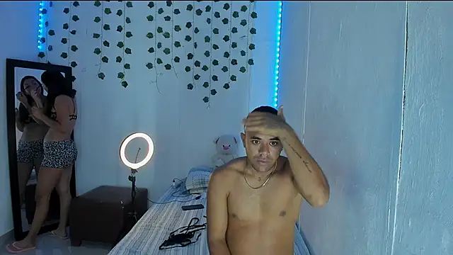 Snapshot of PureFire20 chatting on November 12, 2025, 10:52 am PureFire20 online show from November 12, 2025, 10:52 am