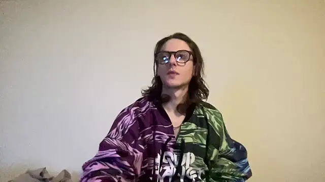 Snapshot of longdickelijah chatting on November 14, 2025, 12:47 am longdickelijah online show from November 14, 2025, 12:47 am