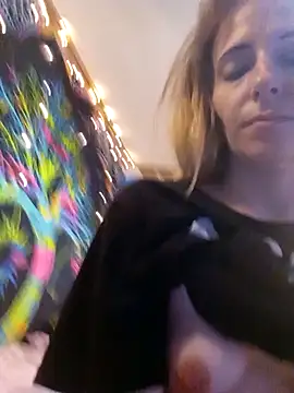 Snapshot of SalutedTeaching chatting on September 12, 2025, 5:56 pm SalutedTeaching online show from September 12, 2025, 5:56 pm