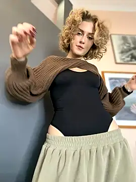 KellyKeler online show from October 9, 2025, 2:06 pm