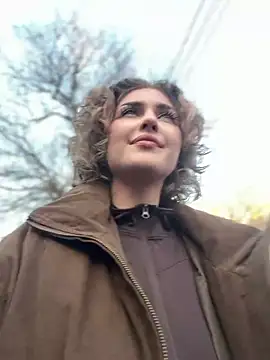 KellyKeler online show from December 20, 2025, 1:03 pm