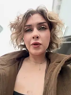 KellyKeler online show from November 25, 2025, 11:10 am