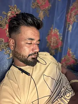 Snapshot of Munny6677 chatting on November 24, 2025, 7:03 pm Munny6677 online show from November 24, 2025, 7:03 pm