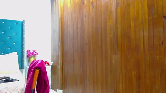 KimScarleth online show from December 20, 2025, 3:04 pm