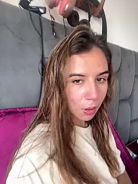 AllieYourGirl online show from December 18, 2025, 3:16 pm