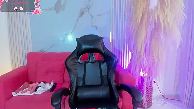 Snapshot of KrystalEvans chatting on September 9, 2025, 8:29 pm KrystalEvans online show from September 9, 2025, 8:29 pm